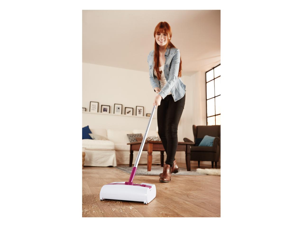 Silvercrest Rechargeable Floor Sweeper1