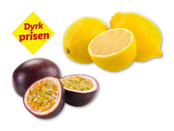 Passionsfrugter i bakke eller økologiske citroner