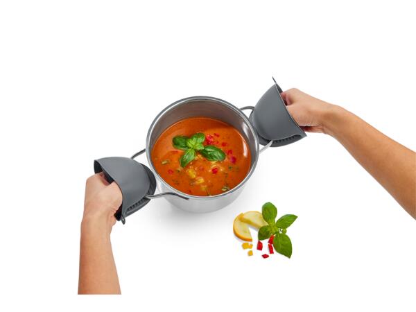 Pan strainer, trivet or oven mitts
