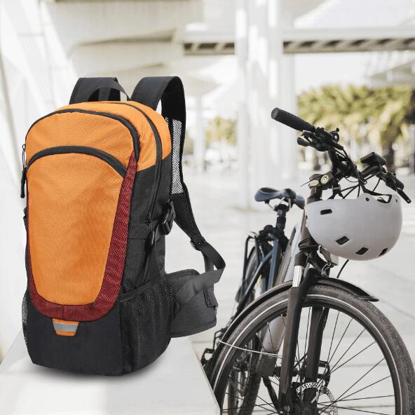 BIKEMATE(R) 				Sac à dos de cycliste à éclairage LED