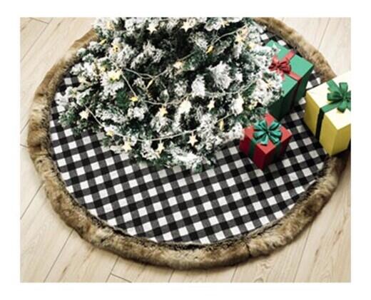 Merry Moments 
 Christmas Tree Skirt