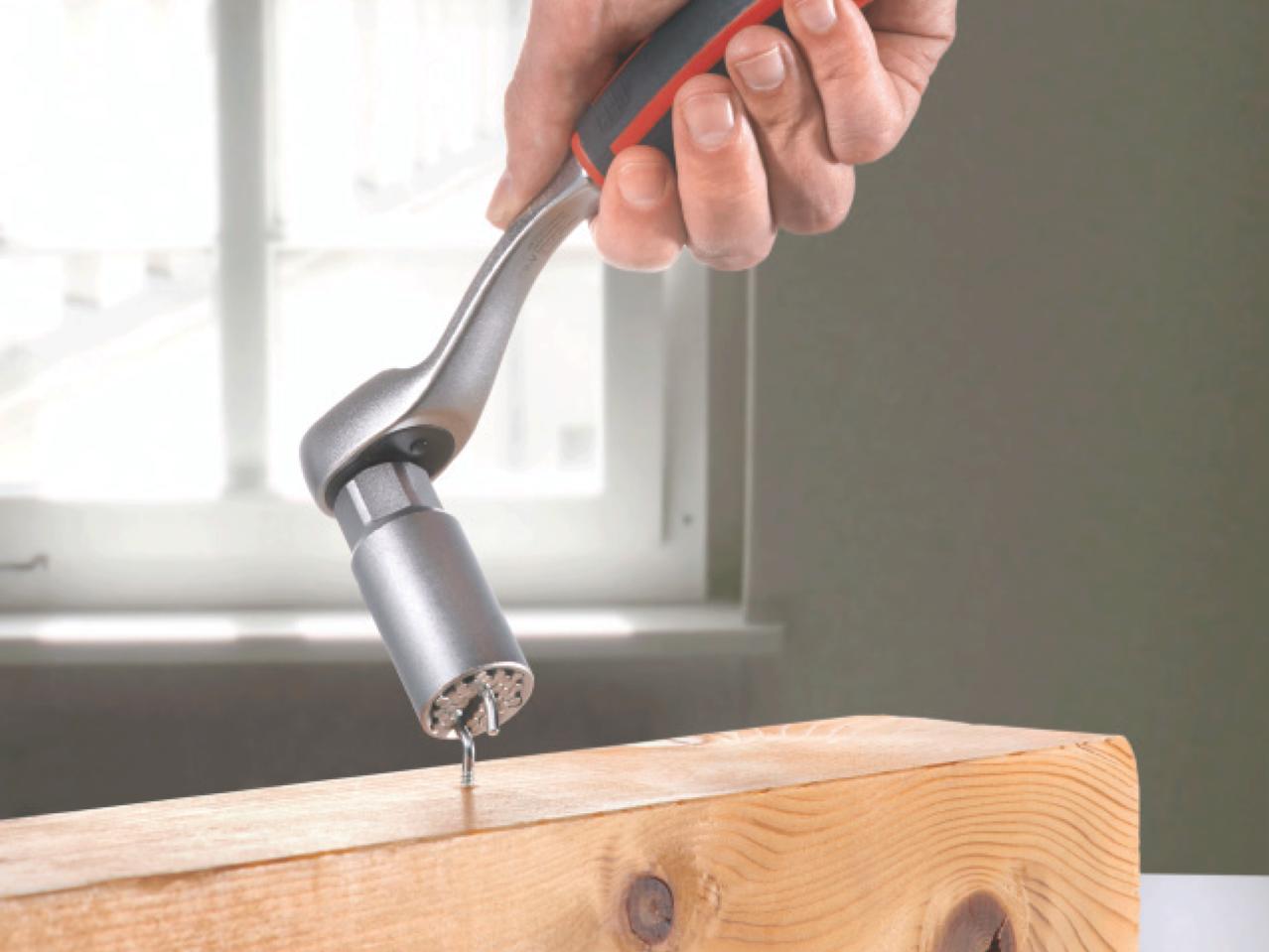 Ratchet with Universal Socket