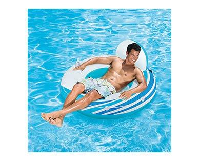 Summer Waves 
 Deluxe Sport Lounge