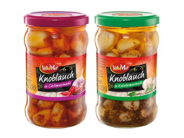 Eingelegte Knoblauchzehen