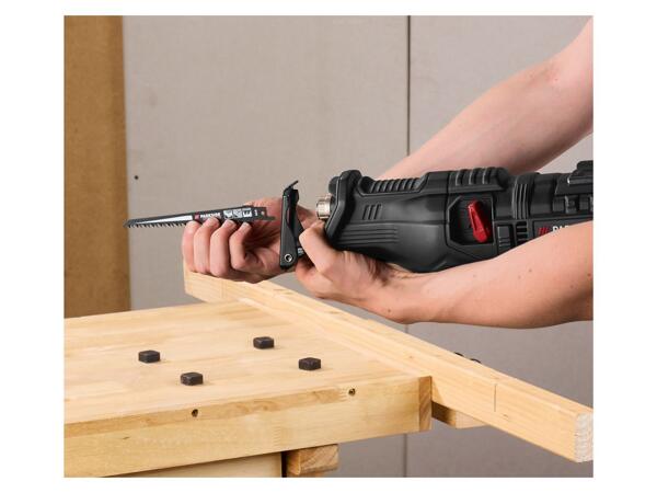 Sabre saw