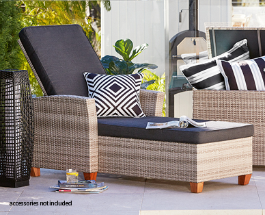 Wicker Sunlounger