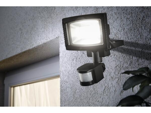 22W LED Spotlight