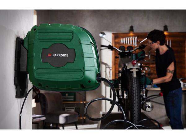 Compressor with automatic hose reel
