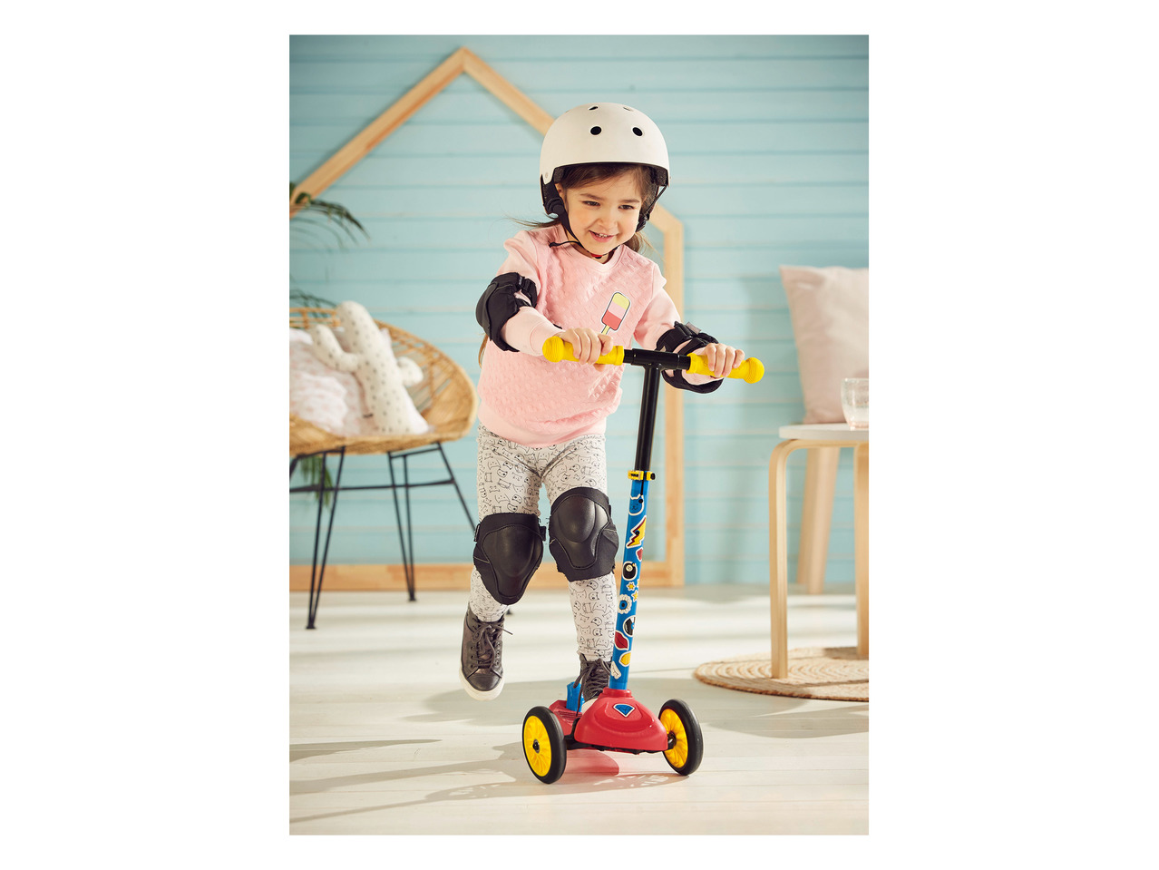 Playtive Junior Scooter1
