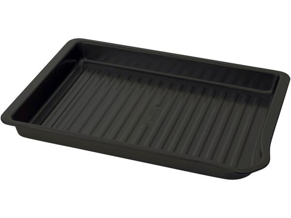 Oven or roasting tray
