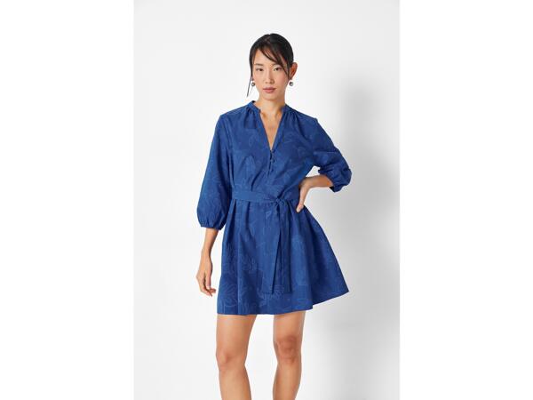 Ladies' dress