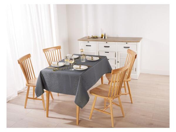 Tablecloth or table runner set