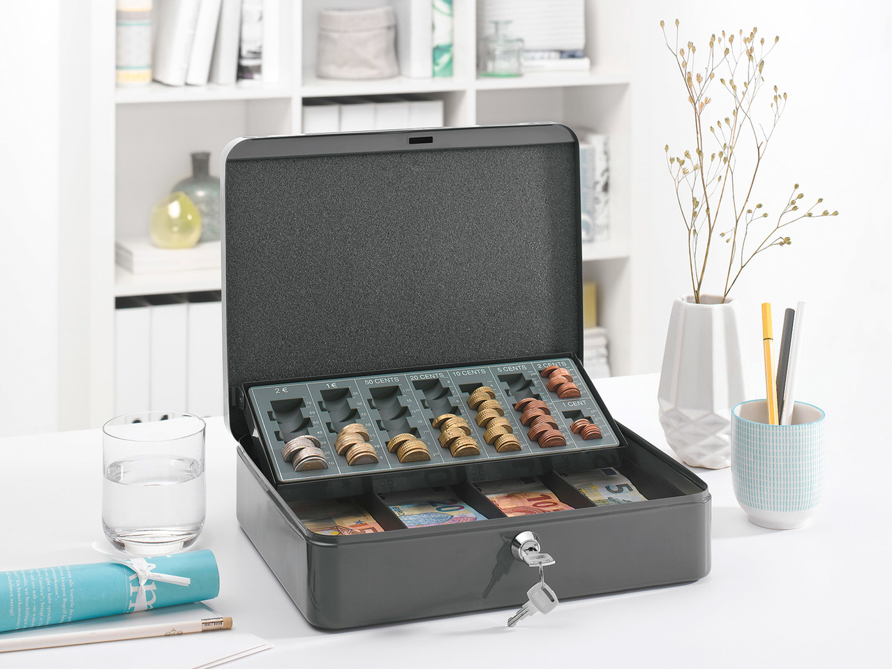 Cash Box1