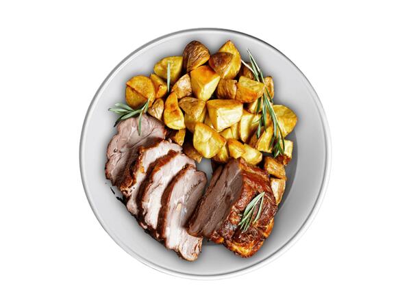 Frisches Schweine-Karree im Ganzen