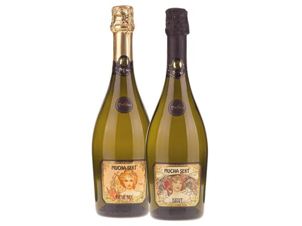 MUCHA SEKT