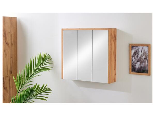 Mirrored cabinet
