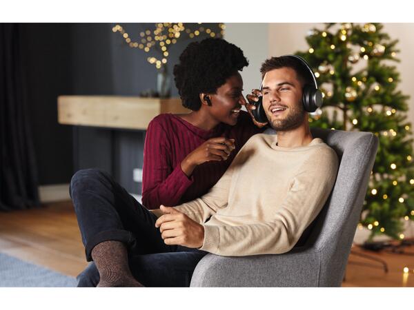 Noise-Cancelling Bluetooth(R) Headphones