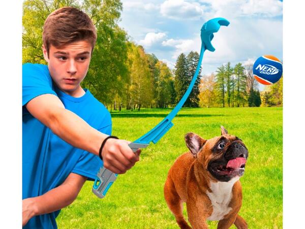Air Strike Tennis Ball Launcher/​Tennis Balls