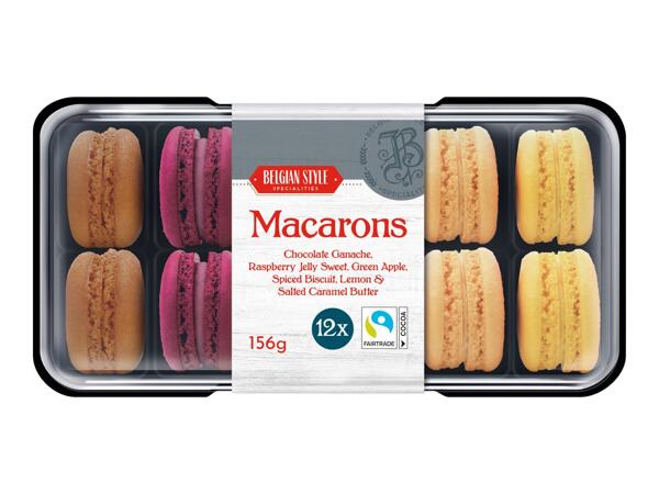 12 Macarons