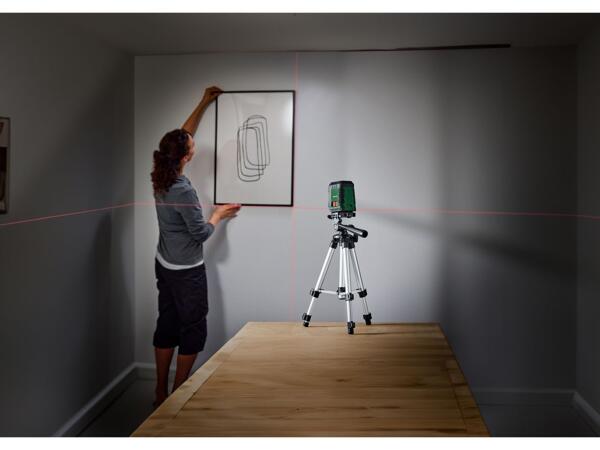 Cross line laser with tripod