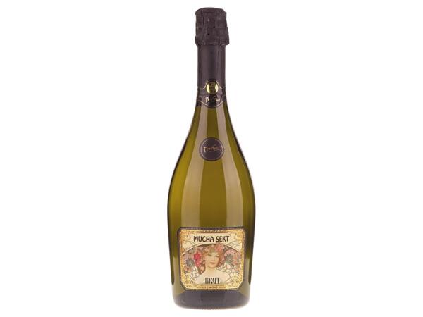 MUCHA SEKT
