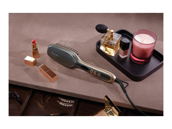 Christina Aguilera Hair Straightening Brush