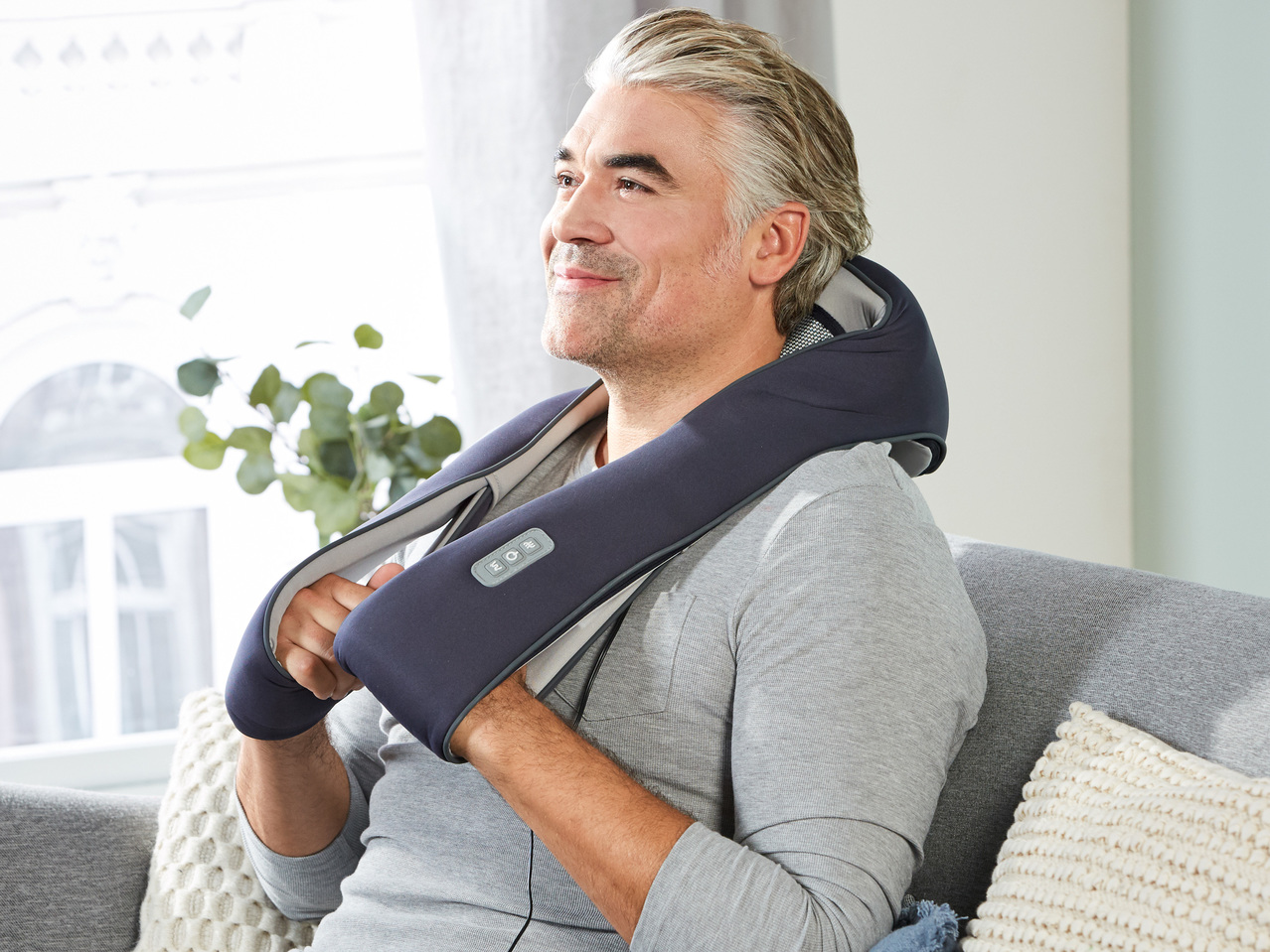 SILVERCREST(R)PERSONAL CARE Shiatsu-Nacken-Massagegerät