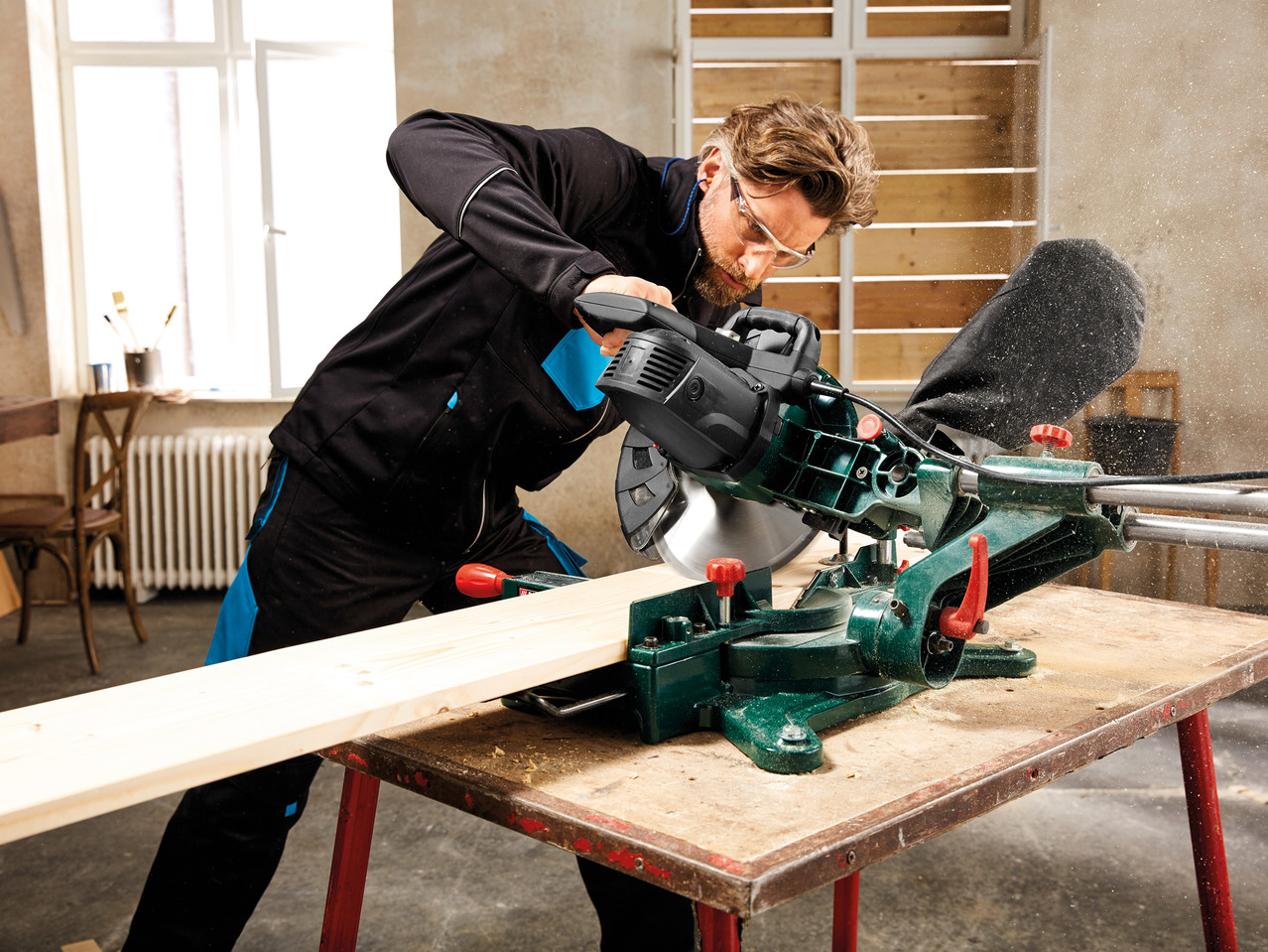 Parkside Sliding Cross-Cut Mitre Saw1