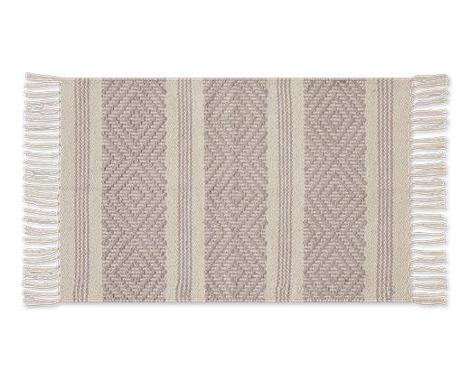 Huntington Home 24" x 36" Hand Woven Accent Rug