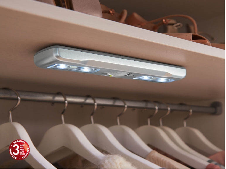 Lampe à LED avec détecteur