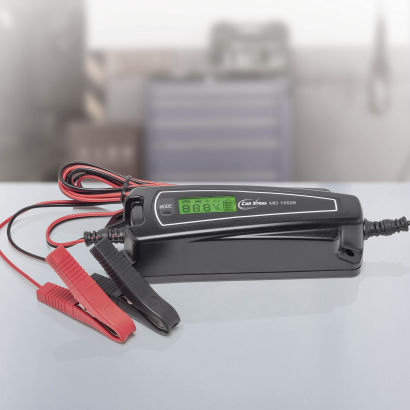 Oplader til bil- og motorcykelbatteri