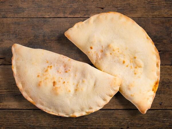 Pizza calzone margherita (action valable uniquement au Tessin)