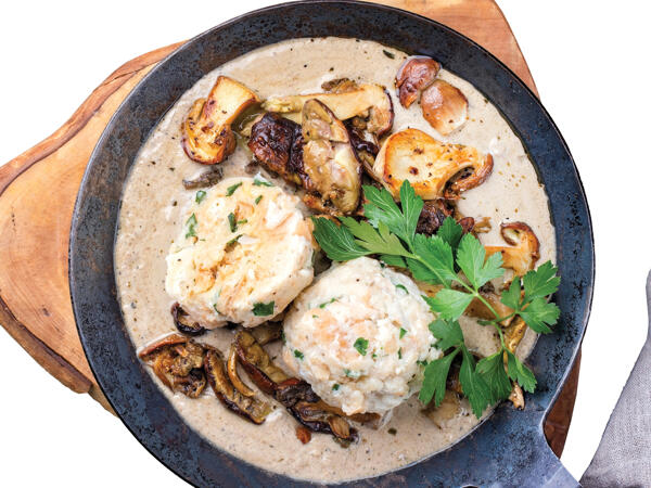 Semmelknödel oder Kartoffelrolle