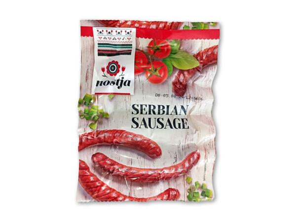 Grofthakket serbisk pølse
