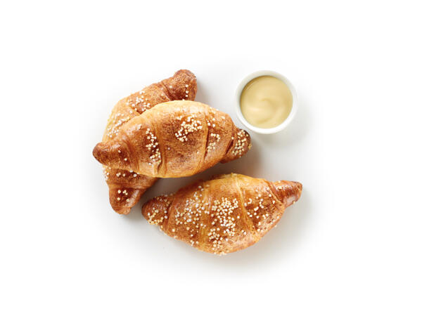 Two-flavour croissant with Cream and Amarena Cherry