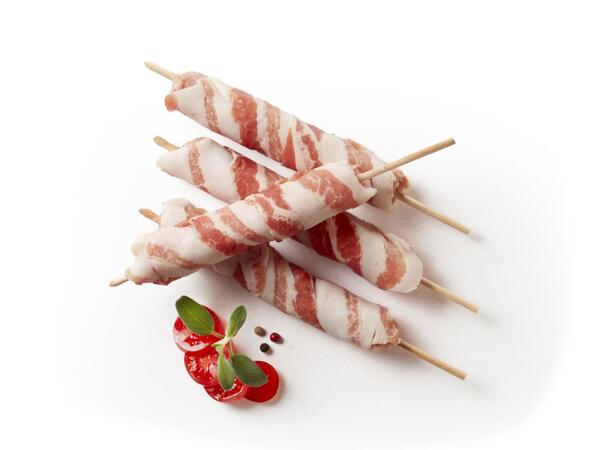 Pork skewers with bacon