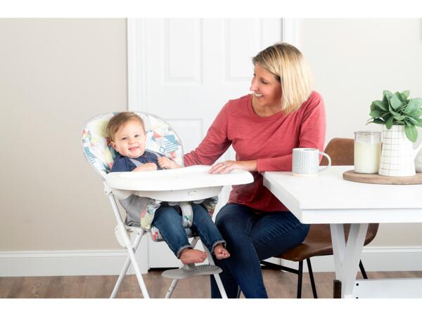Snack N' Stow Highchair