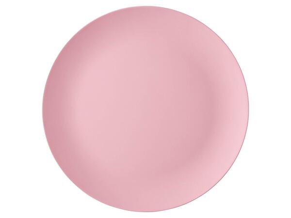 Plastic party cups, plates, cutlery or bowls