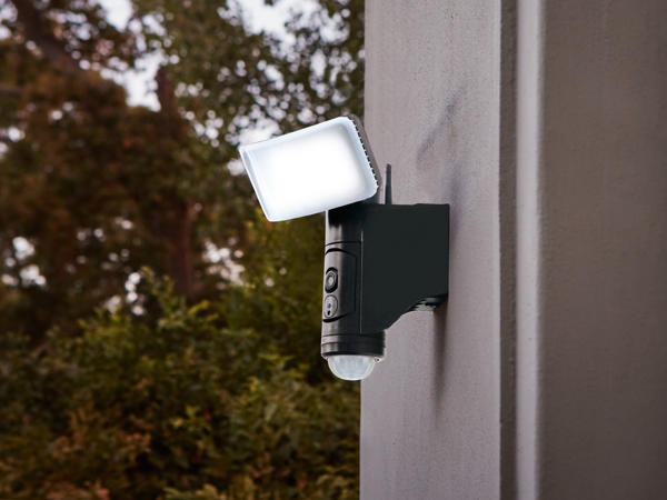 WiFi Outdoor Camera with LED Light