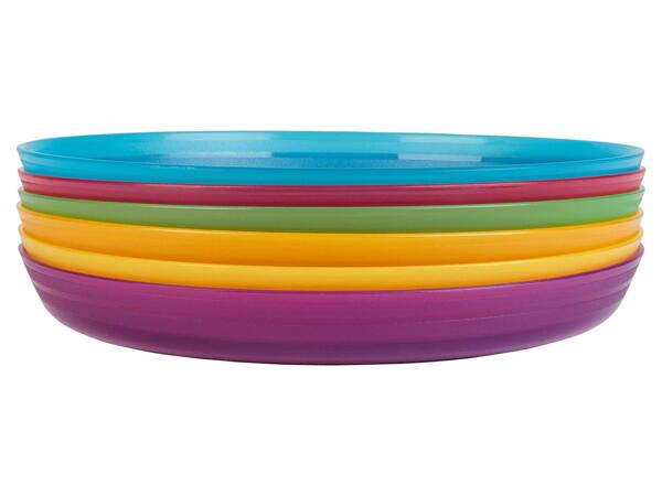 Plastic party cups, plates, cutlery or bowls