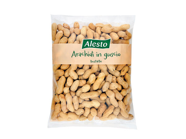 Peanuts in shells