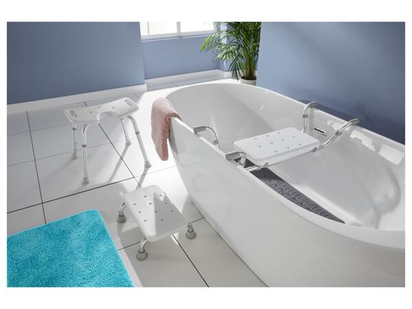 Bathtub seat, bath stool or bathroom footstool