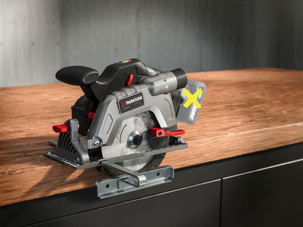 Cordless circular saw