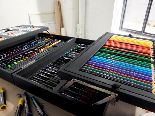 Artists' Painting & Drawing Box