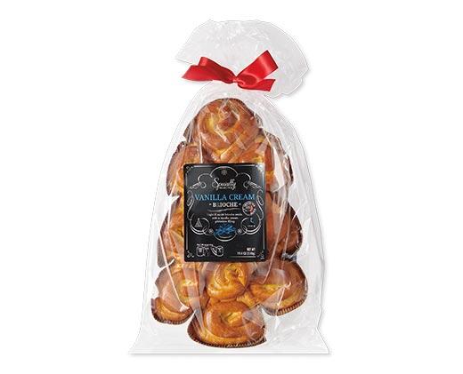 Specially Selected Christmas Tree Brioche Chocolate Chip or Vanilla Cream