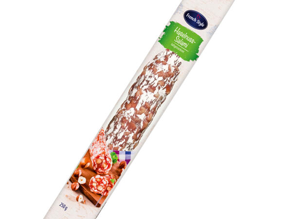 Salami mit Haselnussstückchen