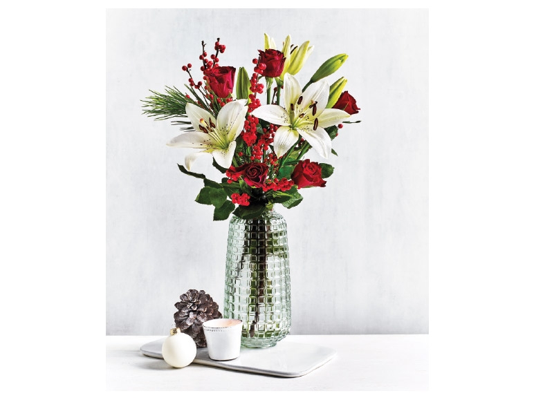 Festive Berry Bouquet