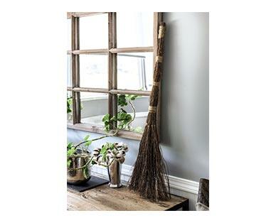 Huntington Home 
 36" Cinnamon Broom