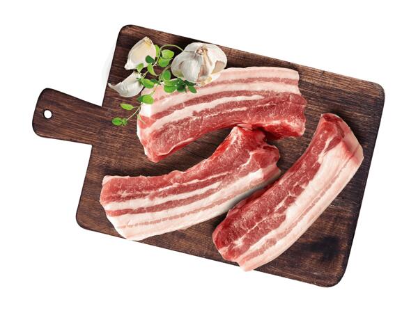 Frische Schweinebauchstreifen