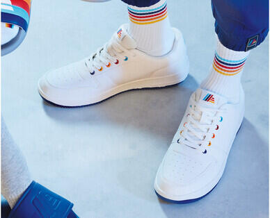  Sneakers